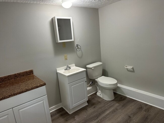 Building Photo - Adorable 3 Bedroom Duplex for $1,800./month