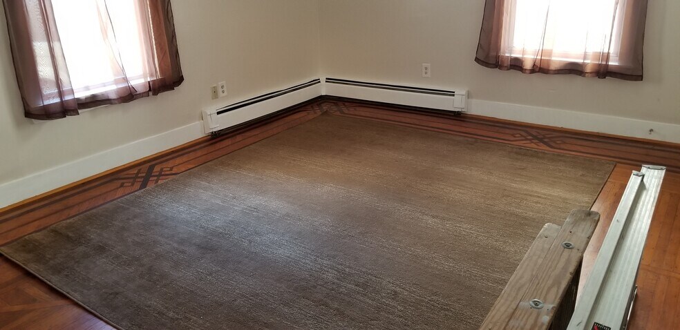 Living room - 338 Pawtucket St