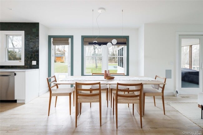 Building Photo - 1700 Cedar Dr