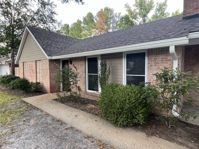 Building Photo - 3BR/2BA Home