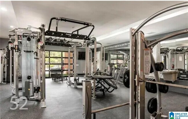 Building Photo - 210 15th St E