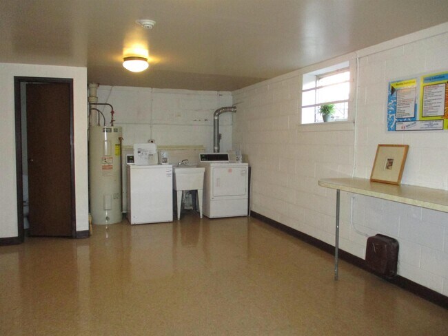 Building Photo - 88 Feronia Wy