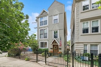 Building Photo - 1815 W Henderson St