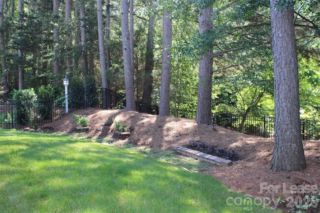 Building Photo - 17404 Summer Pl Dr