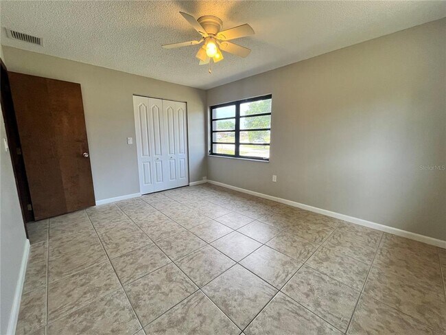 Building Photo - 600 S Parkview Ave