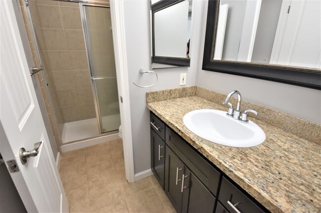 Building Photo - 5030 Greenberry Dr