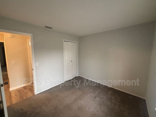 Building Photo - 163 Clear Lake Cir