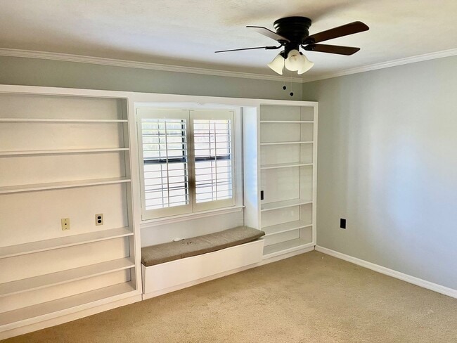 Building Photo - Luxurious Rustic 3300sqft  4BR/3.5BA/Oversized 2 Car Garage on 1.5 Acres!