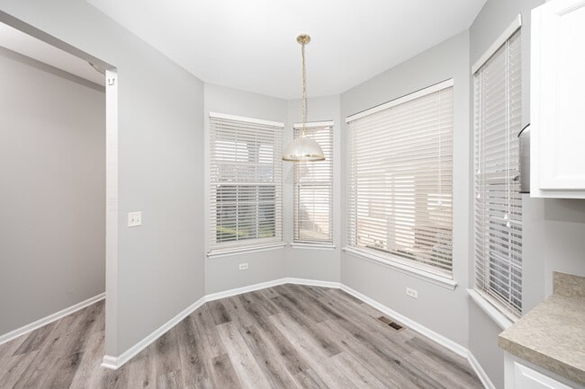 Building Photo - 511 Maggie Ln