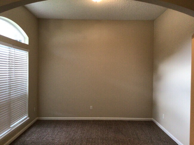 Building Photo - 9213 Prosperity Lake Dr