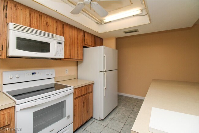 Building Photo - 4300 Gulfstream Dr