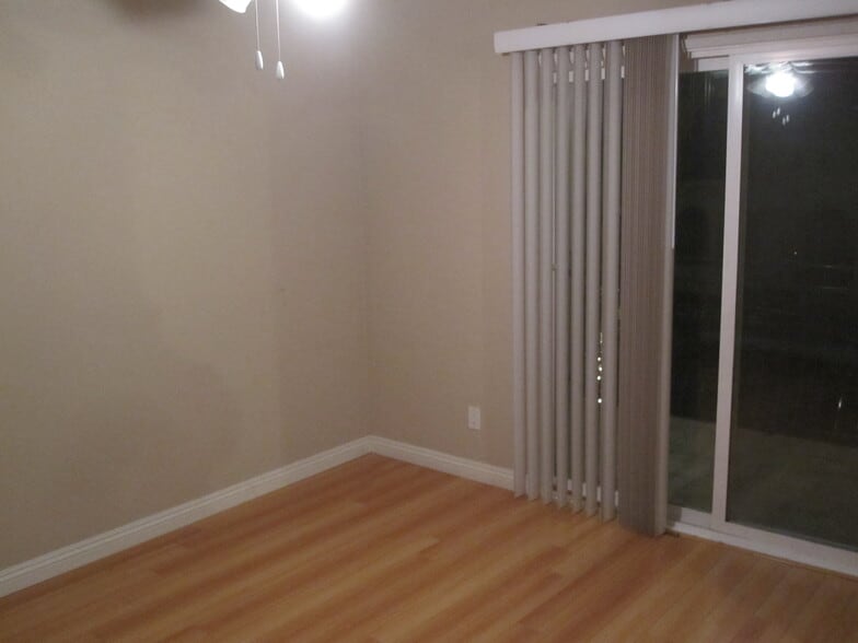 Building Photo - 215 Covina Ave