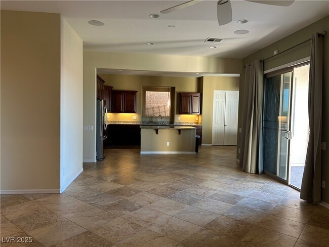 Building Photo - 2685 La Boutique St