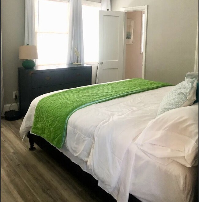 Building Photo - Midtown Retreat