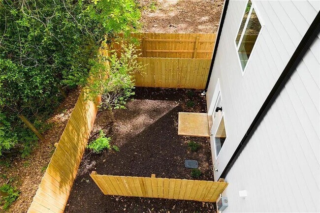 Building Photo - 1436 Walker Pl SE