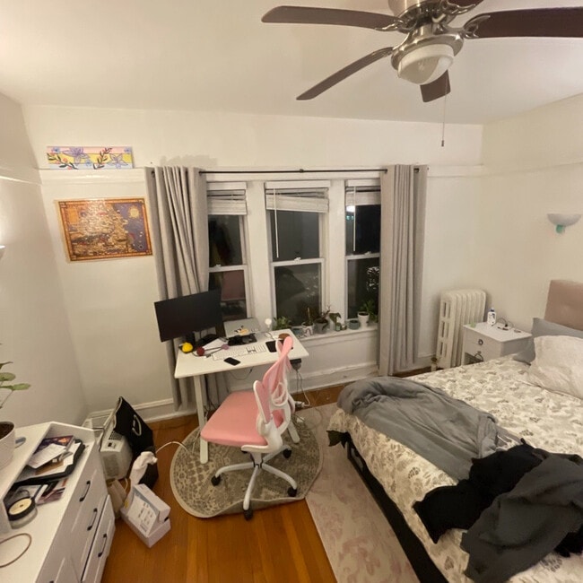 Building Photo - 685 W Wrightwood Ave