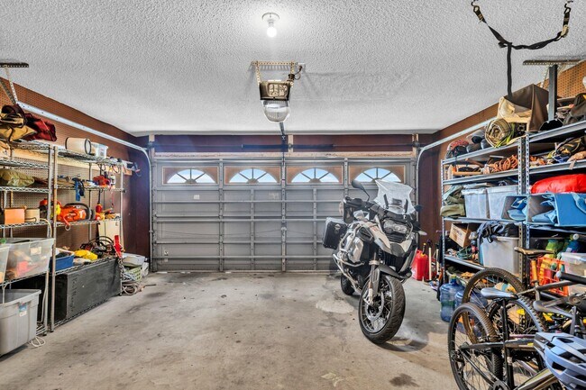 Building Photo - 4559 Castlewood Ln