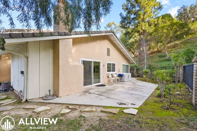 Building Photo - Spacious 4 bed, 2.5 bath Home Available Now in the Turtle Rock community