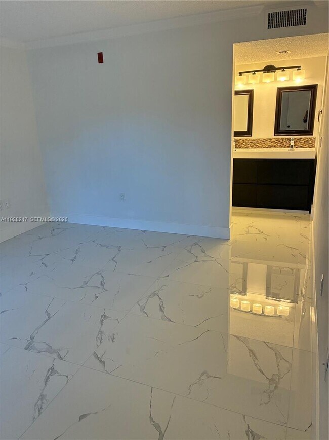 Building Photo - 9040 SW 125th Ave