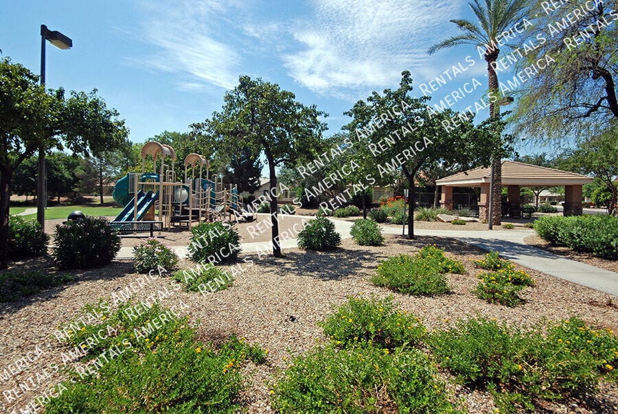 Building Photo - 4212 N 125th Ave