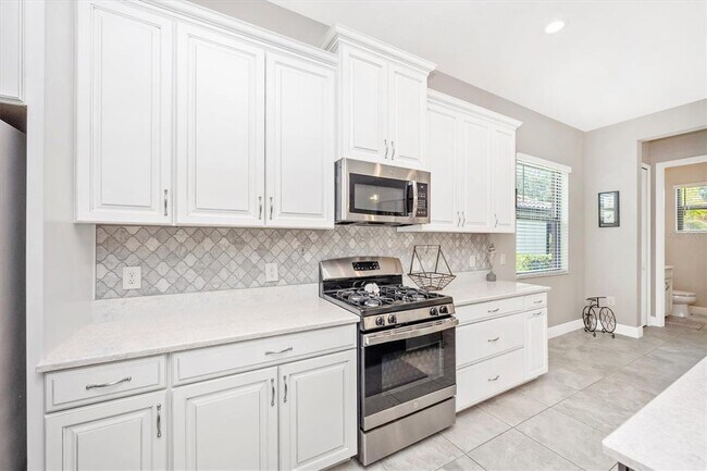 Building Photo - 26858 Weiskopf Dr