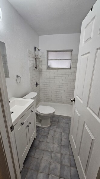 Building Photo - 3201 SW 98th Ave