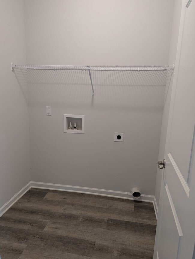 Building Photo - Beautiful 2 Bedroom 2 Bath off of Meriweather Road. *Coming Soon*