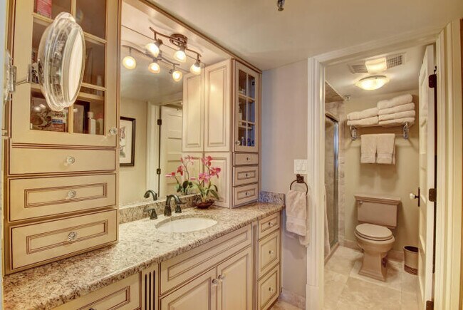 Building Photo - 3009 S Ocean Blvd