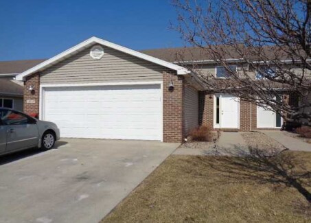Building Photo - 1515 Prairie Dr
