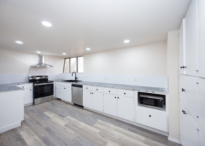 Kitchen - 109 N 10th St