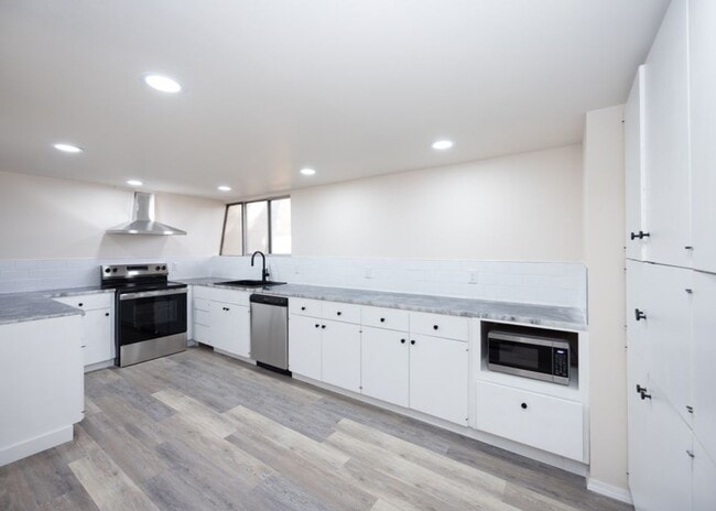 Building Photo - 109 N 10th St