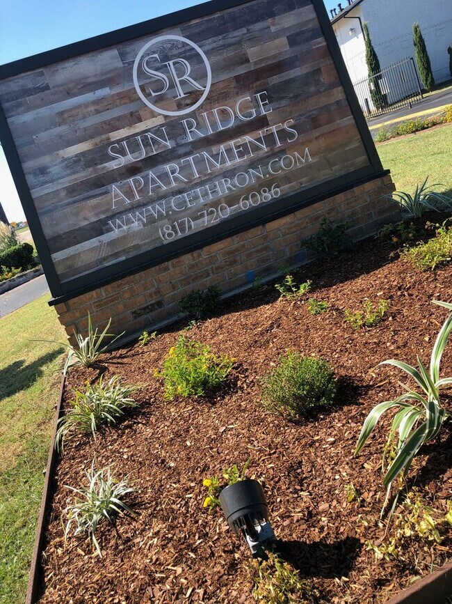 Building Photo - Move In Specials -  Renovated Apartments! ...