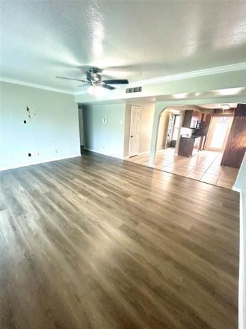 Building Photo - 409 S Holiday Dr