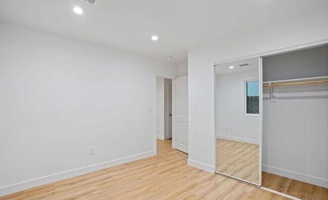 Building Photo - Graham(10422)