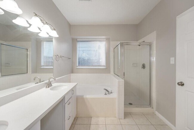 Building Photo - 5822 Cinnamon Creek Cir