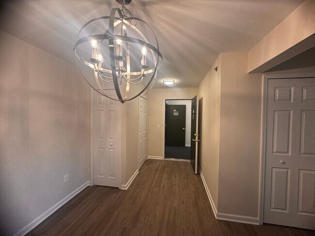 Building Photo - 14208 Pinehurst Ln