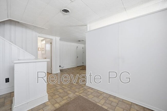 Building Photo - 9002 Michaux Ln