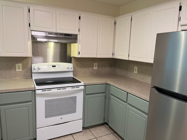 Building Photo - 4607 Mustang Dr