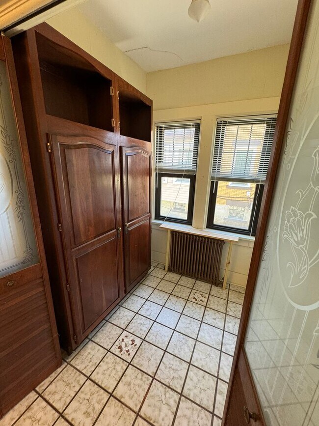 Building Photo - Mary Lou Molnar 111