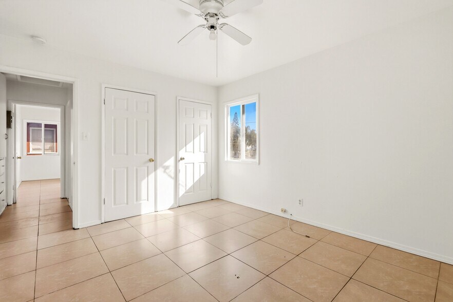 Building Photo - 1405 S Broadway