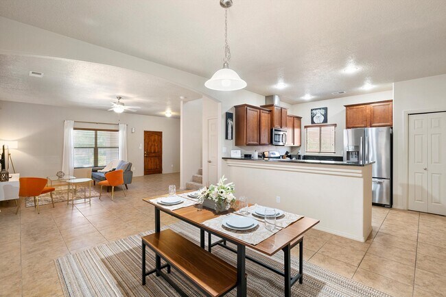 Building Photo - 2316 Penn Ave SE