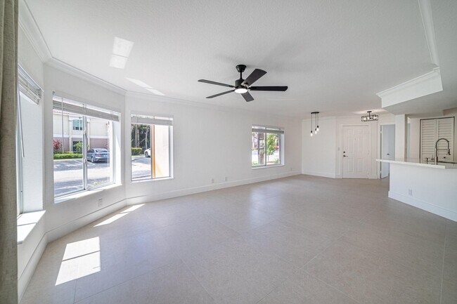 Building Photo - 815 Boynton Beach Blvd