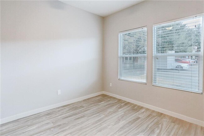 Building Photo - 9504 Menchaca Rd