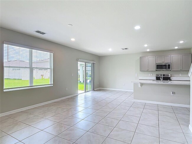 Building Photo - 3975 Silverstream Terrace