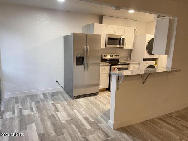 Building Photo - 3828 N 32nd St