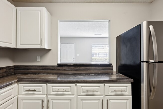 Building Photo - Havenly Park Villas