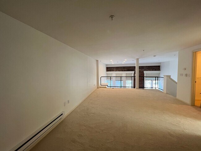 Building Photo - Belltown Loft Condo