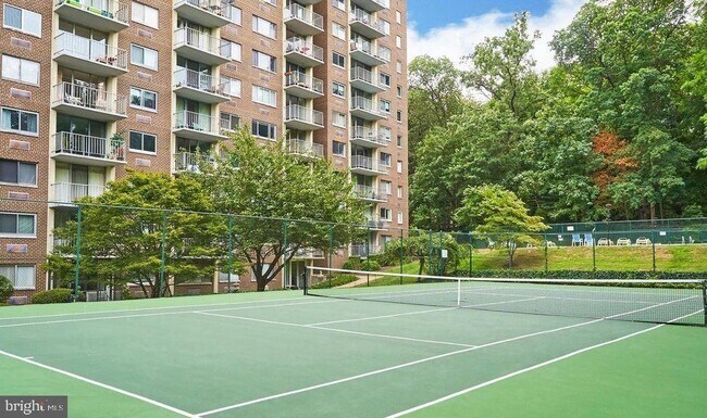 Building Photo - 2059 Huntington Ave