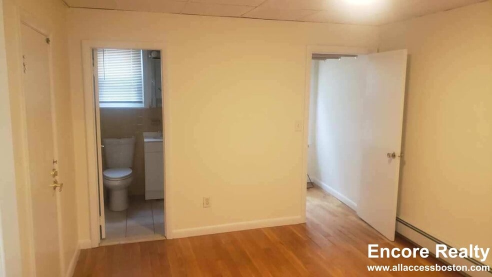 Building Photo - 286 Beacon St