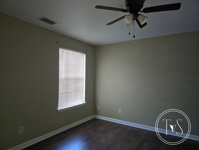 Building Photo - RATE DROP ALERT (was $2300/month)!